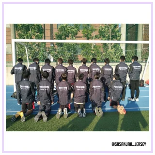 きれいにまとまったデザイン慶應義塾大学医学部空手部様のウィンド